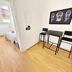 Charming Stay At Maerzstrasse Rooms Close To Vienna Attractions Mz49