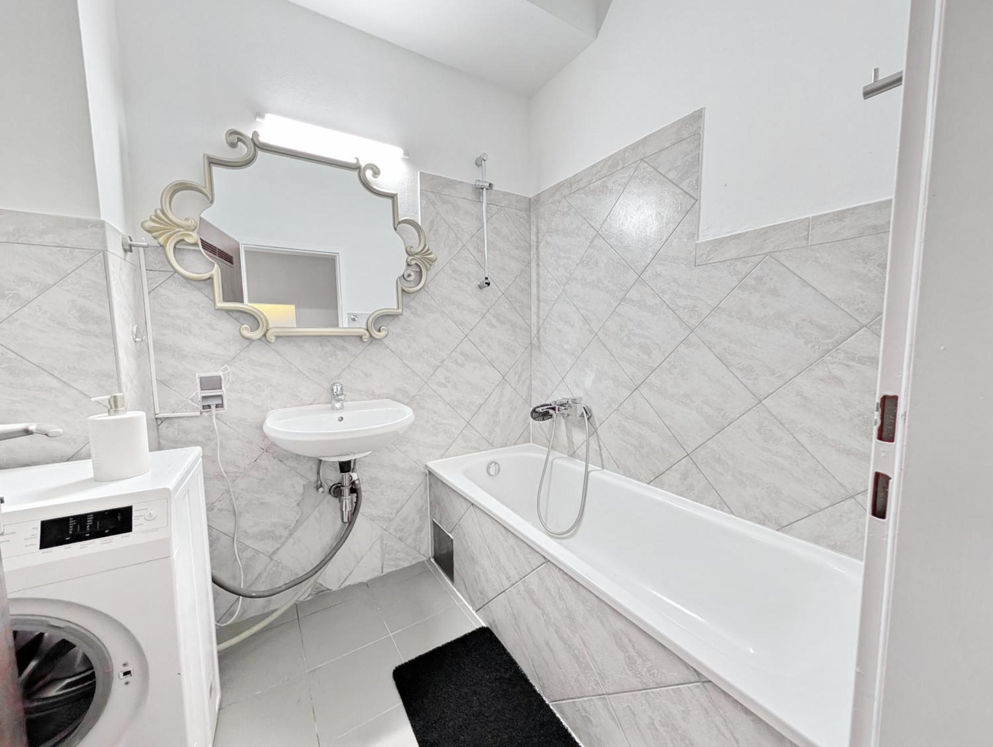 Charming At Maerzstrasse Close To Attractions Mz49 *
