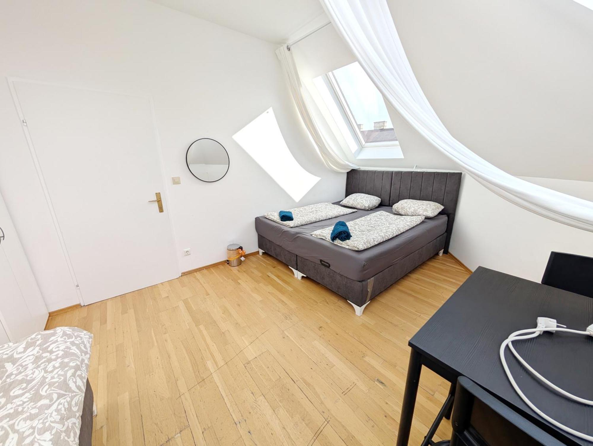 Privatunterkunft Charming At Maerzstrasse Close To Attractions Mz49