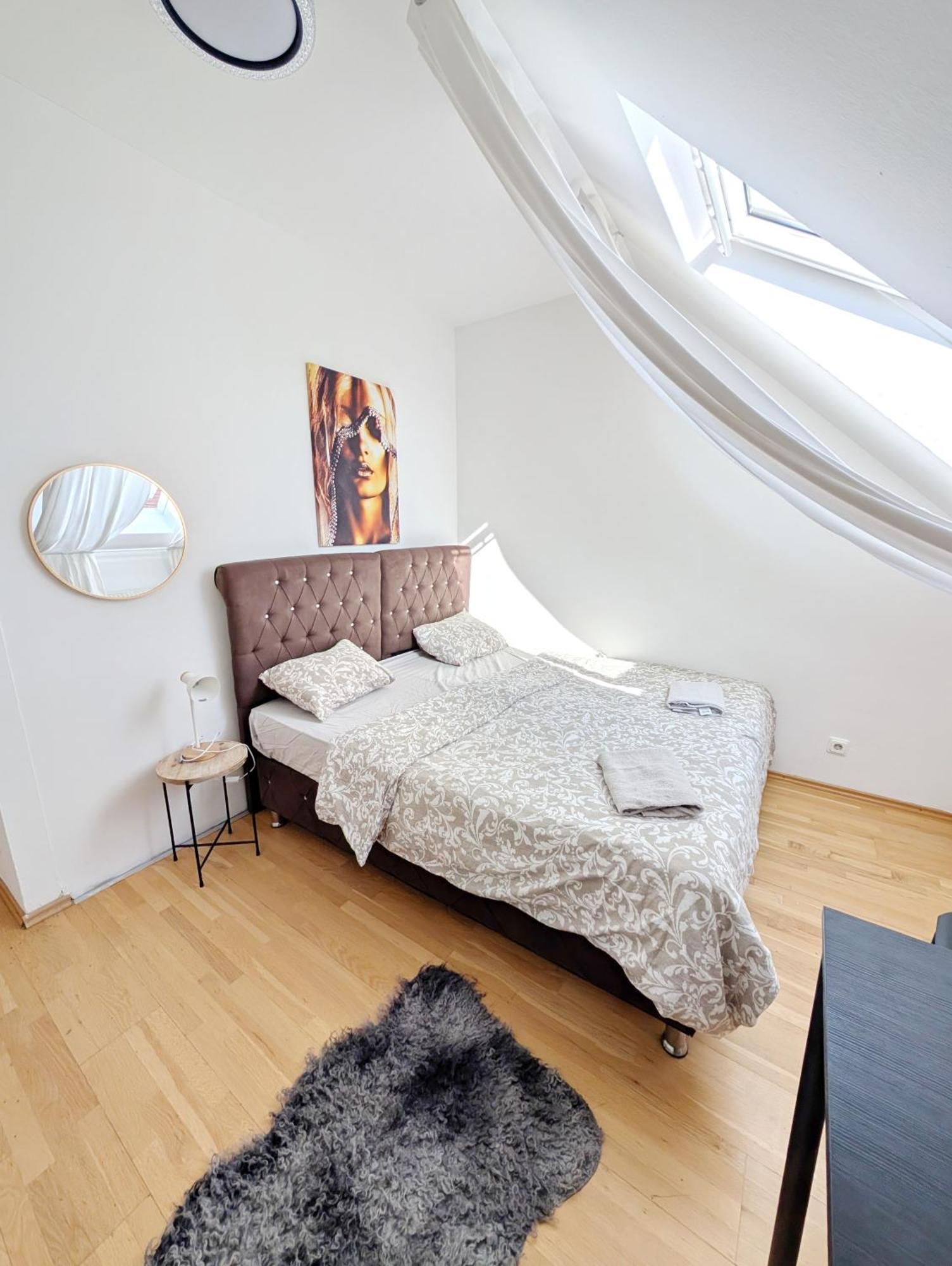 Charming At Maerzstrasse Close To Attractions Mz49 Privatunterkunft *